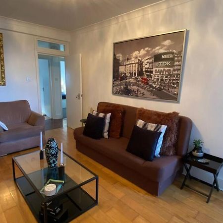 2 Bedroom Flat In Camberwell Green - Central Location With Excellent Connections To Tourist Attractions And Main London Airports Esterno foto