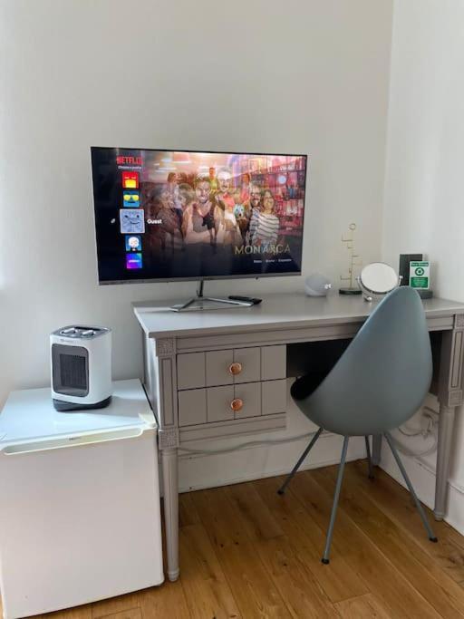 2 Bedroom Flat In Camberwell Green - Central Location With Excellent Connections To Tourist Attractions And Main London Airports Esterno foto
