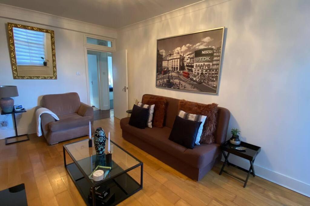 2 Bedroom Flat In Camberwell Green - Central Location With Excellent Connections To Tourist Attractions And Main London Airports Esterno foto