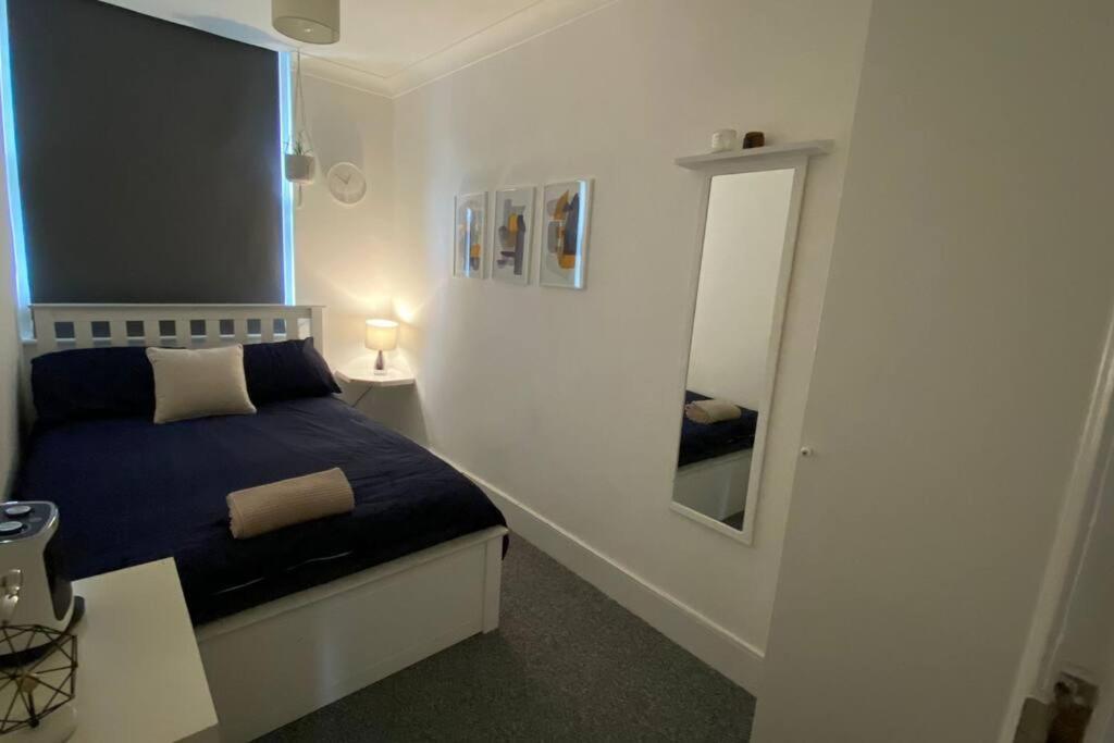 2 Bedroom Flat In Camberwell Green - Central Location With Excellent Connections To Tourist Attractions And Main London Airports Esterno foto